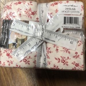 Brand New Moda Fat Quarter Bundle